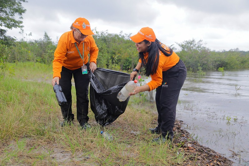 No momento, você está visualizando Prefeitura de Manaus realiza ação de limpeza no rio Tarumã-Açu com apoio da comunidade e da Ambev