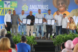 Leia mais sobre o artigo Governador Wilson Lima paga mais de R$ 1,7 milhão na subvenção econômica do pirarucu e destina fomento e insumos para o setor primário