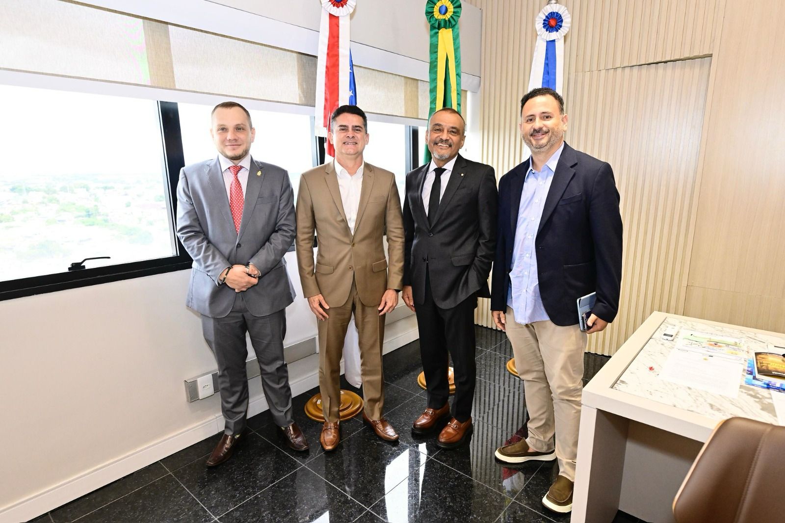 No momento, você está visualizando Prefeito David Almeida reforça interlocução institucional e renova parceria com TJ-AM para ‘Justiça Restaurativa’ nas escolas