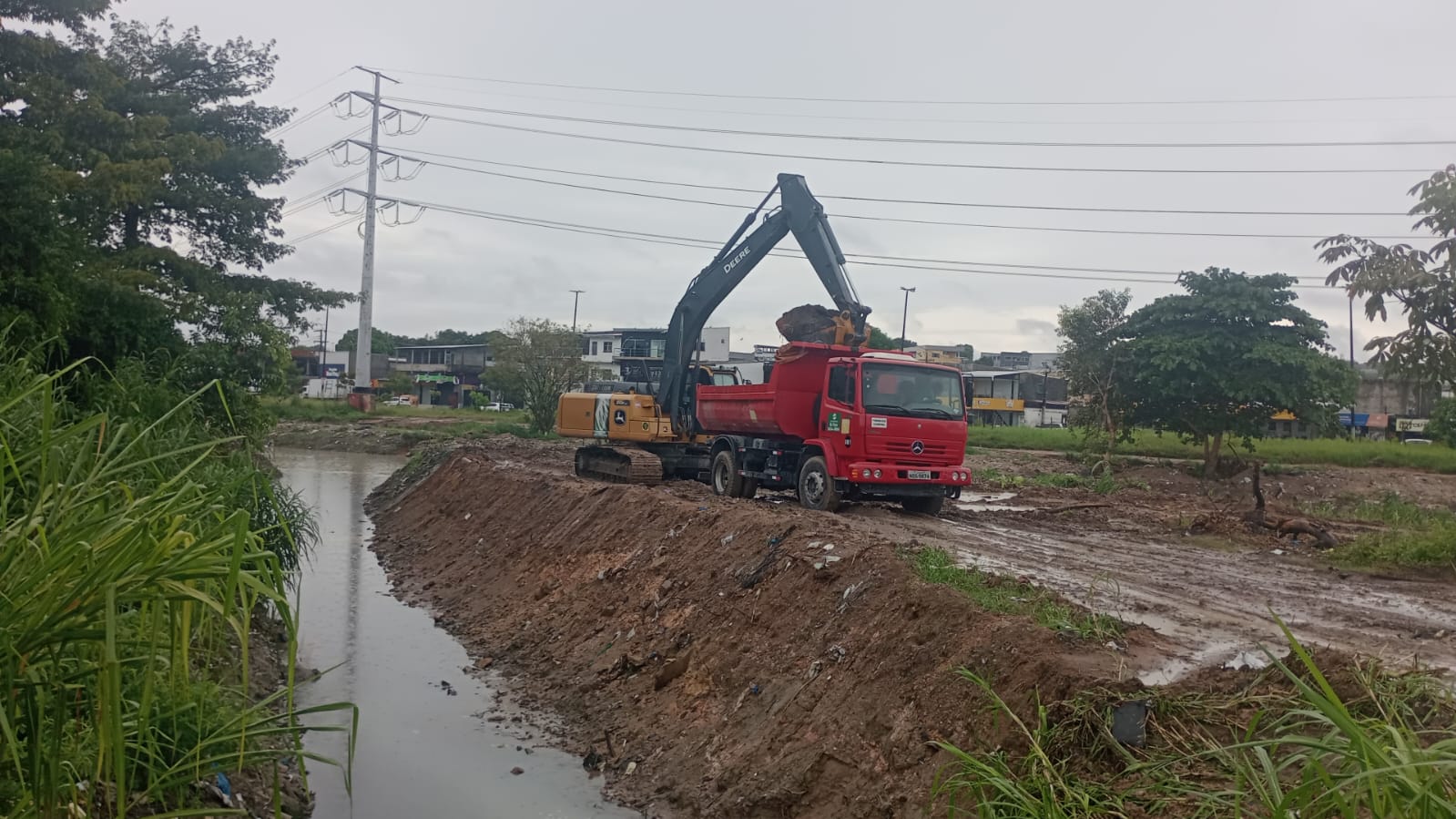 No momento, você está visualizando Prefeitura de Manaus conclui mais uma semana de trabalho intensivo no igarapé do Mindu