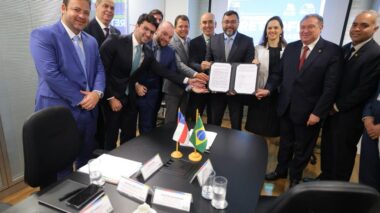 Governador Wilson Lima, Ministério das Cidades e Secretaria do Patrimônio da União assinam contrato para construção de moradias populares em antigo prédio da Receita Federal