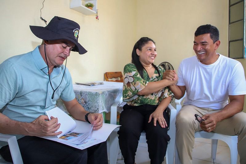 Leia mais sobre o artigo Prefeito David Almeida entrega 15 moradias reformadas pelo programa ‘Casa Manauara’ na comunidade Rio Piorini