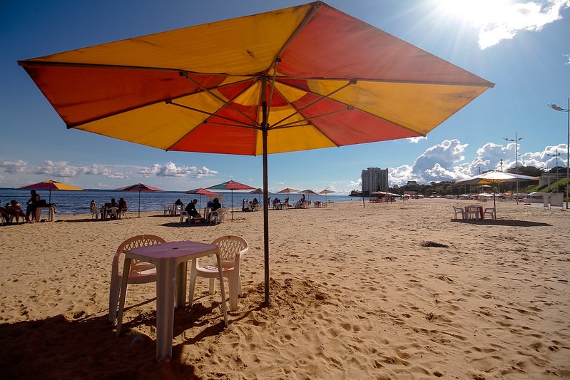 No momento, você está visualizando Com rio na cota de 25m e intensas chuvas na região, Prefeitura alerta para horários de banho na praia da Ponta Negra