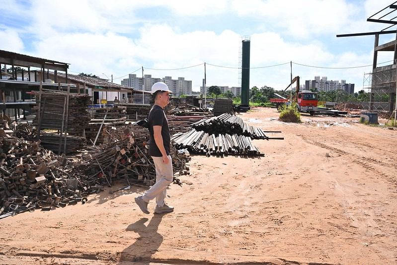 No momento, você está visualizando Prefeito David Almeida vistoria obras de novas Unidades de Saúde da Família e sede do Implurb na zona Oeste de Manaus