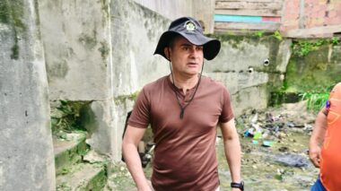 Prefeito David Almeida vistoria serviços de limpeza e desobstrução de igarapés em resposta às fortes chuvas em Manaus