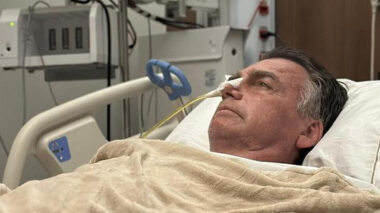 “Reality em hospital fracassa e Bolsonaro ruma para o esquecimento”, diz Noblat