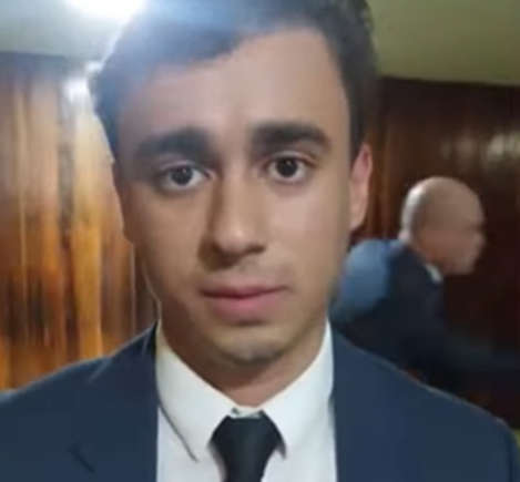 No momento, você está visualizando Nikolas Ferreira é condenado por fala polêmica com peruca loira e dispara: “Que maravilha de democracia”