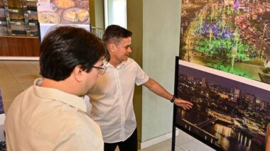 Prefeito David Almeida prestigia exposição fotográfica no 1º aniversário do mirante Lúcia Almeida