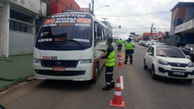 Prefeitura fiscaliza serviços de transporte público no centro de Manaus