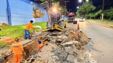 Prefeitura de Manaus realiza obra noturna na avenida General Rodrigo Otávio Jordão Ramos