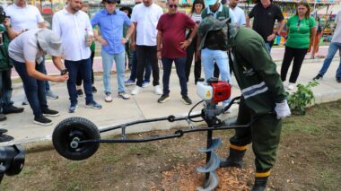 Com o plantio de mais 500 mudas no Gigantes da Floresta, prefeito David Almeida anuncia a modernização da arborização urbana em Manaus