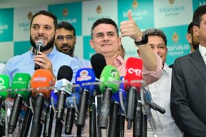 Leia mais sobre o artigo Prefeito David Almeida anuncia pagamento de R$ 8,5 milhões para escolas municipais por meio do Proesc