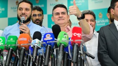 Prefeito David Almeida anuncia pagamento de R$ 8,5 milhões para escolas municipais por meio do Proesc