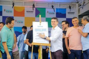 Leia mais sobre o artigo Prefeito David Almeida entrega campo do Bebé revitalizado e reforça compromisso com o esporte e a população de Manaus