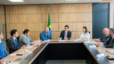 Fausto Júnior se reúne com o Ministro de Portos e Aeroportos para tratar da modernização do aeroporto de Tapauá