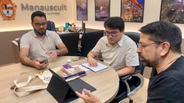 Prefeitura de Manaus discute apoio ao 19º Festival de Teatro do Amazonas com representantes da Fetam