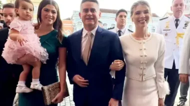 Fernanda Aryel, filha do prefeito David Almeida, é vítima de ódio digital após agressor desejar morte à sua filha