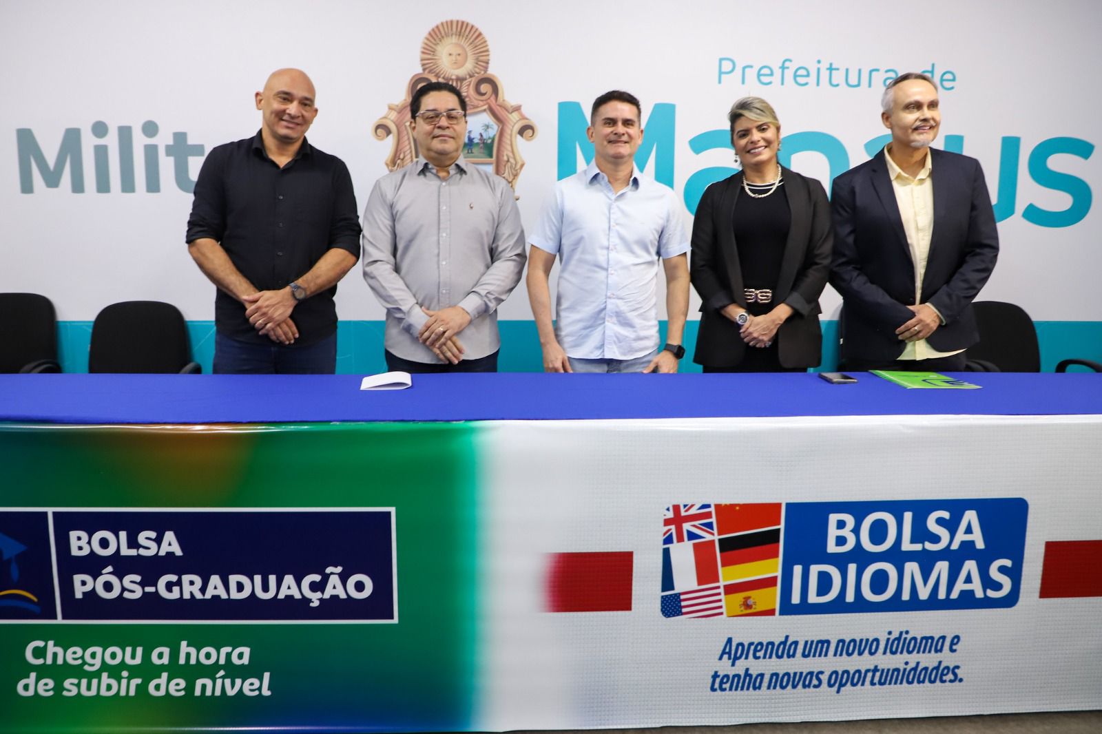 No momento, você está visualizando Prefeito David Almeida lança mais de 96 mil bolsas de estudo em idiomas e pós-graduação e destaca compromisso com a justiça social e formação cidadã