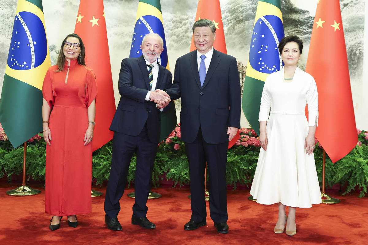 No momento, você está visualizando Governo levou ao menos 120 pessoas em viagens de Lula à Rússia e à China
