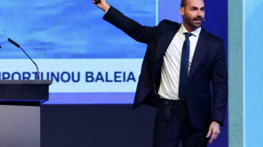 Entenda inquérito contra Eduardo Bolsonaro no STF após governo Trump admitir sanção a Moraes