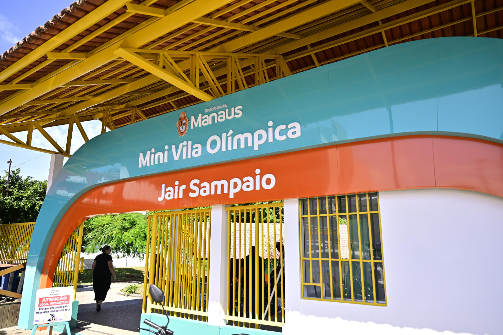 No momento, você está visualizando Prefeito David Almeida anuncia que Minivila Olímpica do Santo Antônio será entregue até o fim de maio