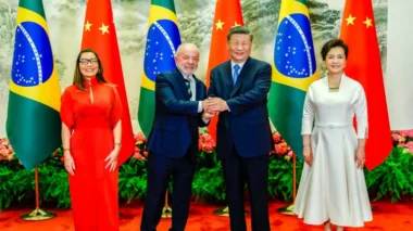 Janja gera constrangimento em encontro com Xi Jinping na China