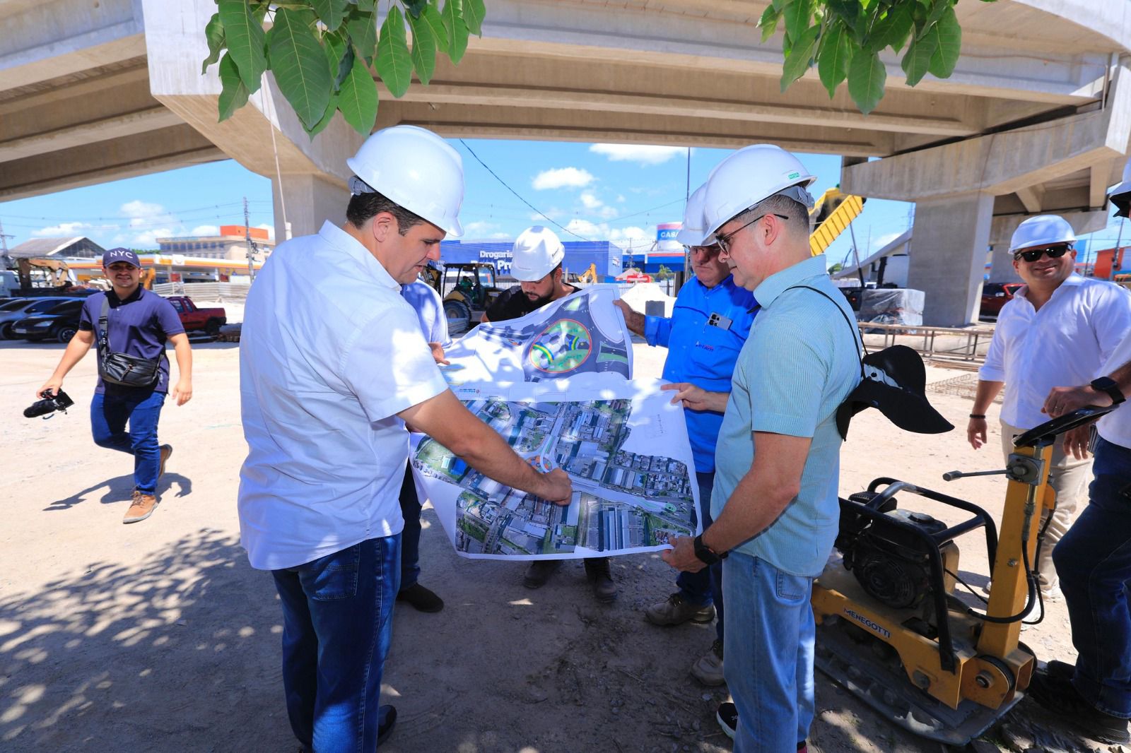 No momento, você está visualizando Prefeito David Almeida confirma inauguração do viaduto Rei Pelé para o dia 16 de junho