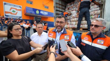 Operação Cheia 2025: Governador Wilson Lima vistoria envio de 50 toneladas de ajuda humanitária para Borba e Novo Aripuanã