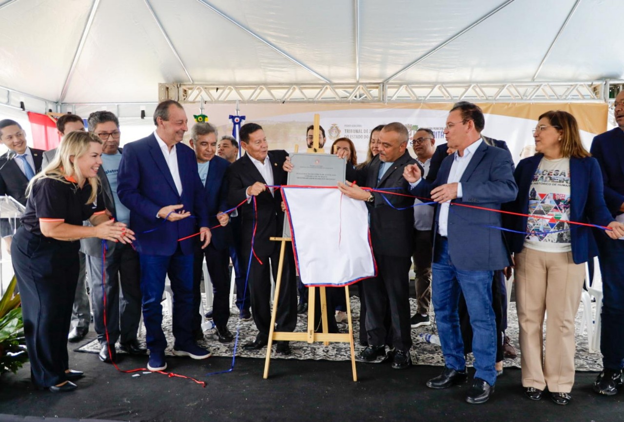 No momento, você está visualizando Em inauguração do novo Fórum de Justiça, Omar Aziz reafirma compromisso com Humaitá