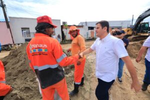 Leia mais sobre o artigo Vice-prefeito Renato Junior percorre obras de infraestrutura em diferentes zonas de Manaus e reforça ritmo acelerado da Seminf