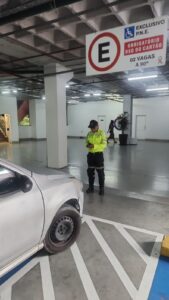 Leia mais sobre o artigo Prefeitura de Manaus autua 19 motoristas por uso irregular de vagas especiais em supermercados da zona Norte