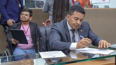 Assembleia Legislativa aprova PL de Delegado Péricles que prevê multa de até R$ 50 mil para quem desviar medicamentos distribuídos pelo Estado