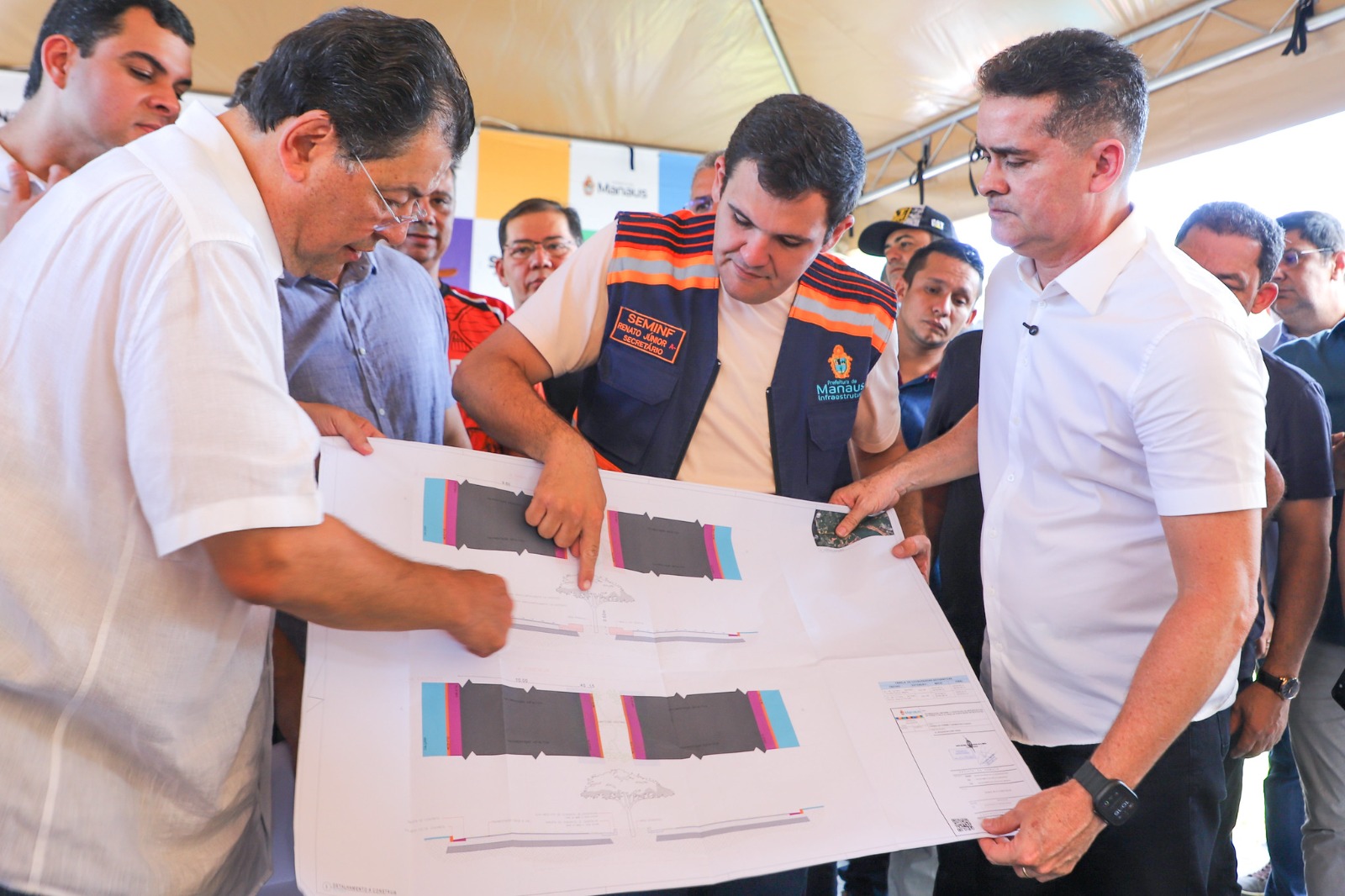 No momento, você está visualizando Prefeito David Almeida autoriza obra que fortalece interligação do anel viário Sul e amplia mobilidade na zona Oeste