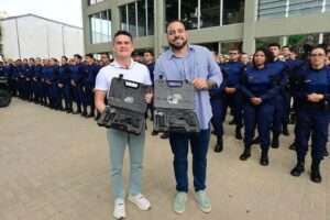 Leia mais sobre o artigo Prefeito David Almeida anuncia aquisição de mil armas e cria fundo inédito de segurança em Manaus: cidade já está pronta para ter Polícia Municipal