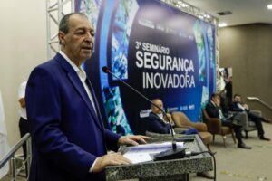 Leia mais sobre o artigo Omar relembra experiências bem-sucedidas como Ronda no Bairro e Galera Nota 10 em debate sobre segurança pública na Assembleia Legislativa