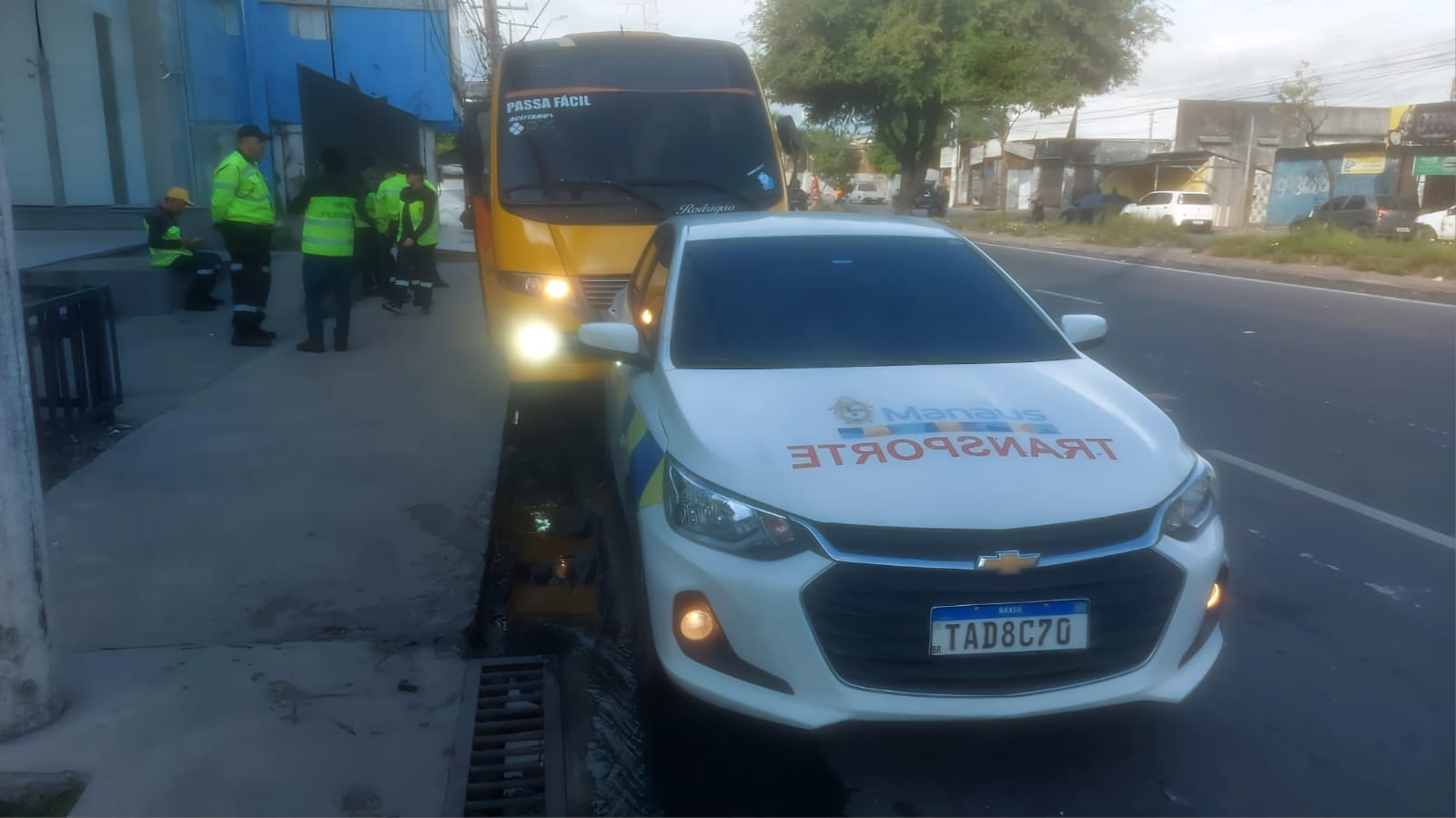 No momento, você está visualizando Prefeitura de Manaus flagra ‘amarelinho’ fazendo ultrapassagens perigosas com condutor reincidente sem CNH na Autaz Mirim