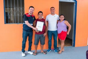 Leia mais sobre o artigo Prefeitura de Manaus entrega 17 casas reformadas no Dia do Trabalhador e transforma vidas em comunidades da capital