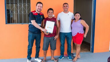Prefeitura de Manaus entrega 17 casas reformadas no Dia do Trabalhador e transforma vidas em comunidades da capital
