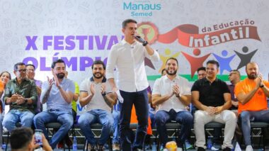 Prefeito David Almeida anuncia concurso público da Semed com 1.500 vagas e reforça compromisso com a Educação