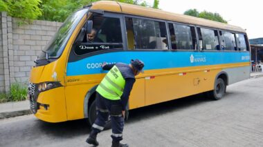 Prefeitura de Manaus realiza fiscalização em transporte complementar no Distrito Industrial