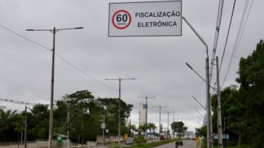 Prefeito David Almeida anuncia novo prazo para iniciar o funcionamento dos novos radares e reforça compromisso com uma política de trânsito que salva vidas