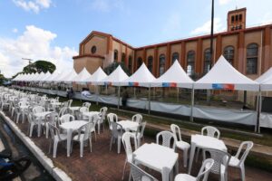Leia mais sobre o artigo Festival de Parintins 2025: Amazonastur abre chamamento público para a Praça Gastronômica
