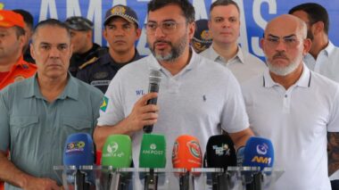 Governador Wilson Lima entrega 100 motocicletas para reforçar policiamento tático da Rocam