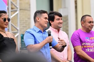Leia mais sobre o artigo Prefeito David Almeida lança projeto que leva arte a feiras, terminais e praças de Manaus