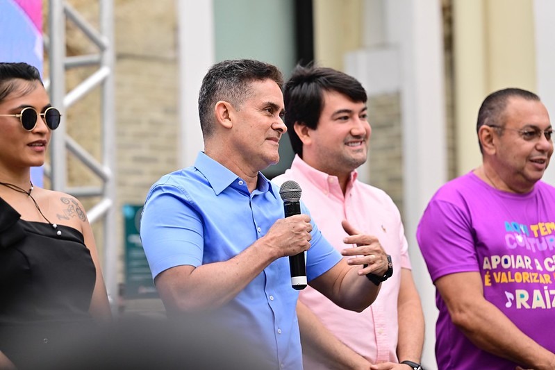 No momento, você está visualizando Prefeito David Almeida lança projeto que leva arte a feiras, terminais e praças de Manaus