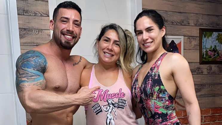 No momento, você está visualizando Salão Belle Femme é alvo de críticas após usar imagem de Djidja e família em campanha do Dia das Mães divulgada.