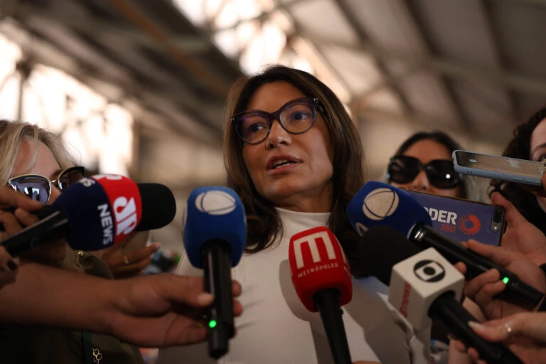 No momento, você está visualizando Janja defende fala na China: “Não há protocolo que me faça calar”