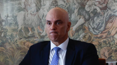 Alexandre de Moraes muda entendimento sobre revisão da vida toda para liberar processos