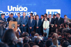 Leia mais sobre o artigo Partidos com ministérios no governo fecham posição contra medidas de Haddad para elevar impostos