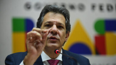 Haddad diz que governo prepara PEC e projeto de lei para substituir IOF